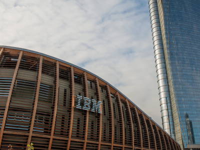 Od kart perforowanych do sztucznej inteligencji. Jak korporacje wspierają ludobójstwo