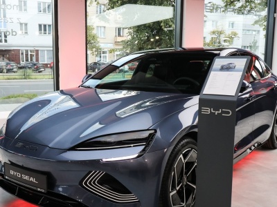 Cła nie powstrzymały chińskich producentów. Ich samochody zalewają Europę