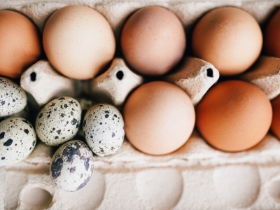 Czy jaja przepiórcze gotuje się tyle samo, co kurze? Prawie nikt tego nie wie