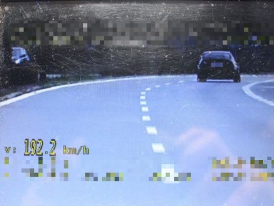 Spieszył się BMW na sprawdzian z matmy. Ewidentnie ma problem z liczeniem