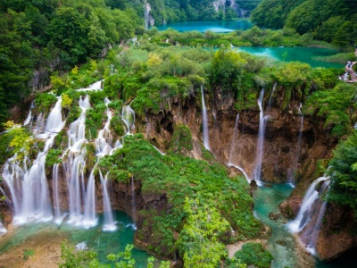 16 jezior i setki wodospadów. Chorwackie miejsce zachwyca bardziej niż plaże nad Adriatykiem