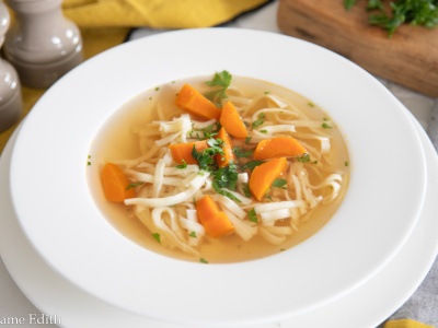 Bulion warzywny z pieczonych warzyw