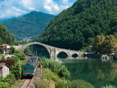 Retro podróż z widokiem na winnice. Tylko 6 takich kursów tej jesieni