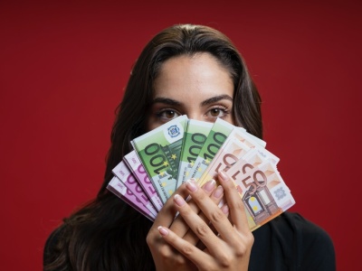 Kurs euro prognozy na najbliższe dni: Kurs wymiany EUR/PLN pod presją po jastrzębim posiedzeniu EBC