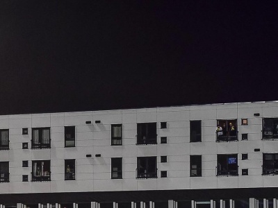 W tym bloku wynajmują mieszkania na godziny. Ponad 6000 zł zarobku w jeden wieczór