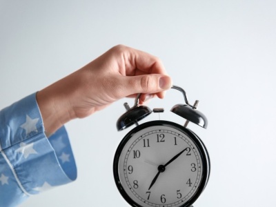 Znowu musimy to zrobić. Trzeba będzie przestawić zegarki