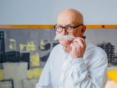 Znany hotelarz i filantrop proponuje system zachęt pro-rodzinnych