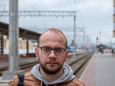 Białoruś: prokurator zażądał 4 lat kolonii karnej dla męża uwięzionej dziennikarki Biełsatu