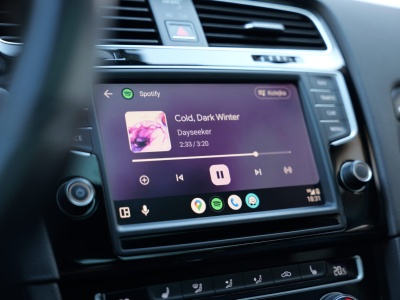 5 ukrytych funkcji Android Auto. Poprawiają komfort podróży
