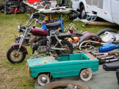 Moto Weteran Bazar w Łodzi. Perełki dla miłośników motoryzacji i militariów [ZDJĘCIA]