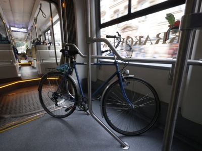 Rowerzysto, jedno przeoczenie i 500 zł w portfelu mniej. Odpowiada właściciel, nie producent