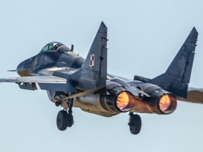 Armia poderwała myśliwce, zamknięte lotnisko. Komunikat wojska