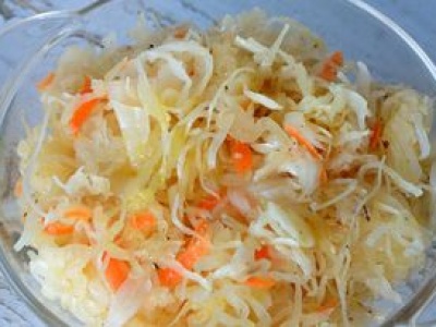 Polej nim surówkę z kapusty kiszonej. Bomba odżywcza to mało powiedziane