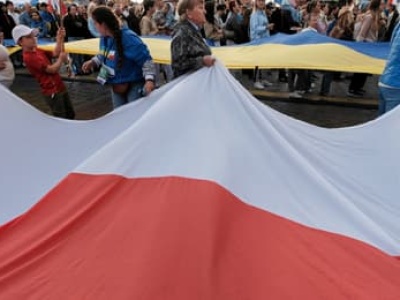 Osoby pochodzące z Ukrainy nie uzyskają automatycznie polskiego obywatelstwa