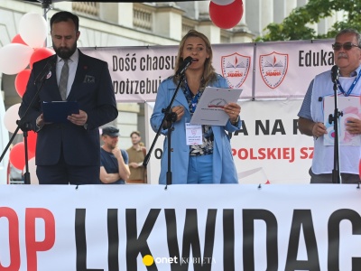 “Nowacka chce podać dzieciom truciznę”. Co usłyszałem od przeciwników edukacji zdrowotnej na manifestacji w Warszawie