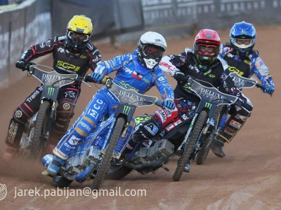 Żużel. O mistrzostwie zadecydował finał! Kurtz wygrał po raz 5., ale to Zmarzlik świetuje! (RELACJA)