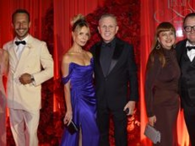 TŁUM gwiazd na Balu Charytatywnym Fundacji Legii: Boczarska z Banasiukiem, Janachowska z mężem, odchudzony Olaf Lubaszenko