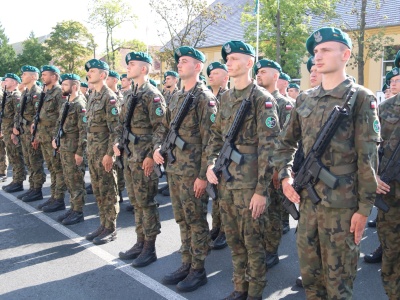 Zakończenie drugiej edycji projektu „Wakacje z Wojskiem”. Ponad 60 ochotników złożyło przysięgę