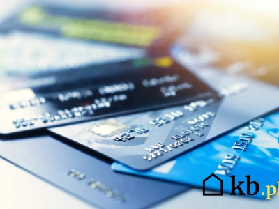 Dłużnicy w szoku: komornik coraz częściej sięga po zagraniczne konta