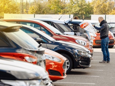 Kupujesz auto? Lepiej unikaj tych modeli. Raport TĂV nie pozostawia złudzeń