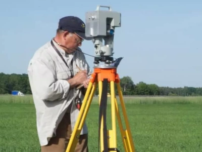 Notariusz swoje, geodeta swoje. Skąd różnice w powierzchni działki?