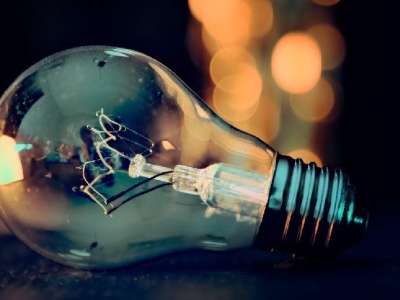 Rekordowe ceny prądu w Polsce. Coraz więcej marzy o odłączeniu od sieci