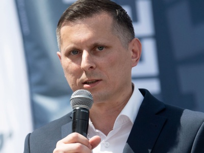 Podobnie jak przed II wojną światową uprawia się u nas propagandę sukcesu