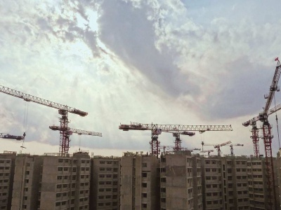 Zastój w budownictwie coraz większy. Co to oznacza dla osób, które planują zakup mieszkania?