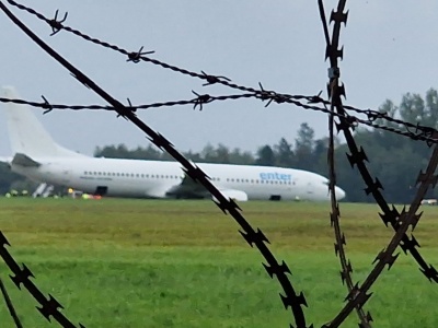 Lotnisko Balice zamknięte! Samolot wypadł z pasa startowego