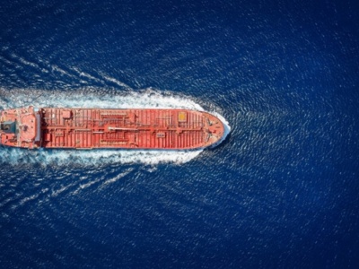 Jedno zamknięcie cieśniny i ceny ropy wystrzelą. Analiza Rystad Energy