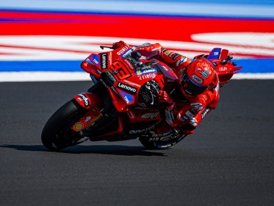 MotoGP: Marc Marquez robi psikusa włoskim kibicom i wygrywa w Misano!