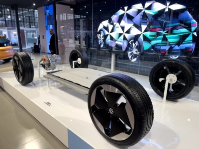 Nowy Volkswagen ID.4 powstanie na platformie MEB+. To może być ostatni moment na zakup crossovera w wersji RWD