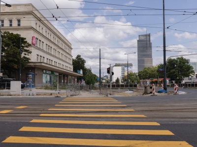 Pieszy kontra tramwaj. Kto naprawdę ma pierwszeństwo? Nawet doświadczeni się gubią