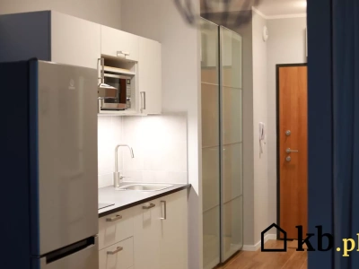 Mikromieszkania sprzedają się na pniu. Dlaczego ludzie chcą żyć na 12 m2?