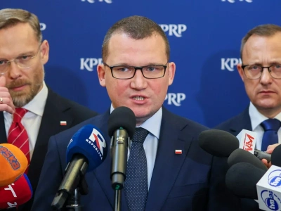 Szefernaker: Niektórzy odwracają uwagę od tego, jak osłabiali państwo