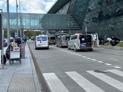 Prezes Kraków Airport Łukasz Strutyński: lotnisko działa normalnie, dziękujemy służbom za szybką akcję