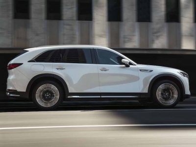 Chciał wymienić olej, ale złamał go geniusz producenta. Skończyło się naprawą za 16 000 zł