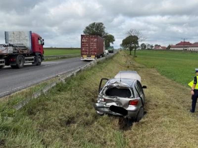 Wypadek na DK66 Wysokie Mazowieckie - Zambrów. Ciężarówka najechała na samochód osobowy