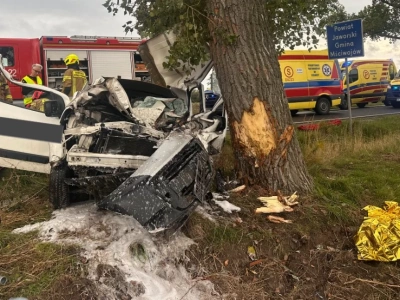 Poważny wypadek pod Niedaszowem. Pięć osób rannych, w tym jedna zakleszczona w pojeździe