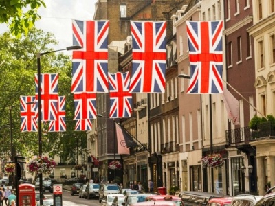 Między lojalnością a ostrożnością. Wielka Brytania wobec problemów amerykańskiego wywiadu