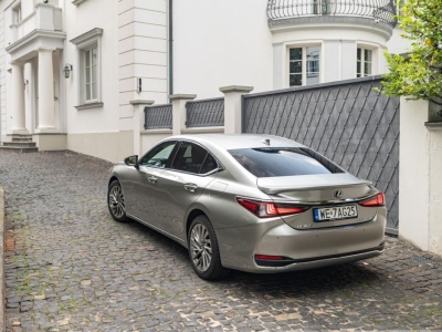 Koniec pewnej epoki dla Lexusa ES. To ostatnia szansa na zakup tej generacji