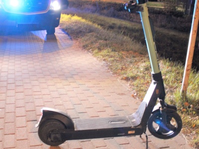 Niebezpieczne zdarzenie z udziałem nietrzeźwego kierowcy hulajnogi elektrycznej