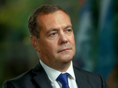 Miedwiediew reaguje na słowa Sikorskiego. 