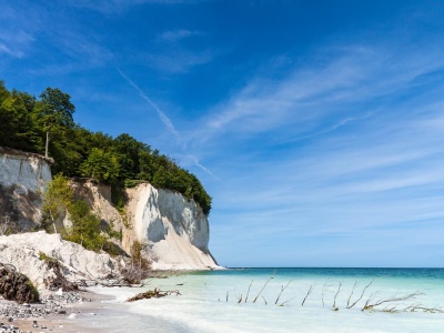 To tu wypoczywał Einstein. Jedna z najpiękniejszych wysp Bałtyku kusi klifami i zatokami