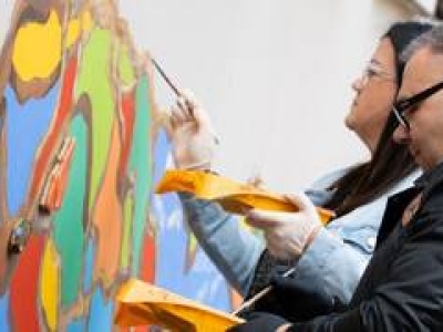 Nowy mural we Wrocławiu. Powstał na ścianie, którą upatrzyli sobie wandale [ZDJĘCIA]