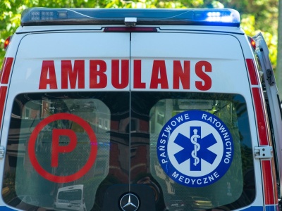 Zderzenie karetki i lawety pod Włocławkiem. Dwie osoby zostały poszkodowane