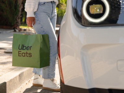 Luksusowe kosmetyki z dostawą w 25 minut? Słynna sieć debiutuje w Uber Eats