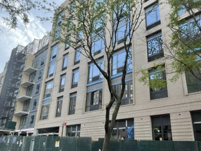 Zrównoważona architektura: to polskie szkło na elewacjach chroni ptaki w Nowym Jorku przed kolizjami