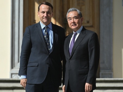 Sikorski dziękował Chinom za... zapewnianie pokoju