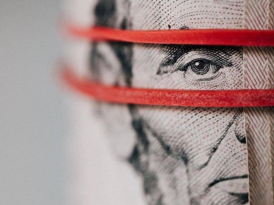 CPI w Polsce nieco wyżej, ale wciąż blisko celu NBP. Rynki patrzą na Fed